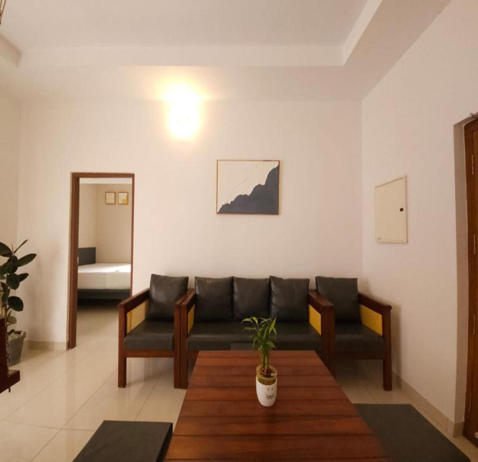 Thulasi Avenue Inn Pollāchi Exterior foto
