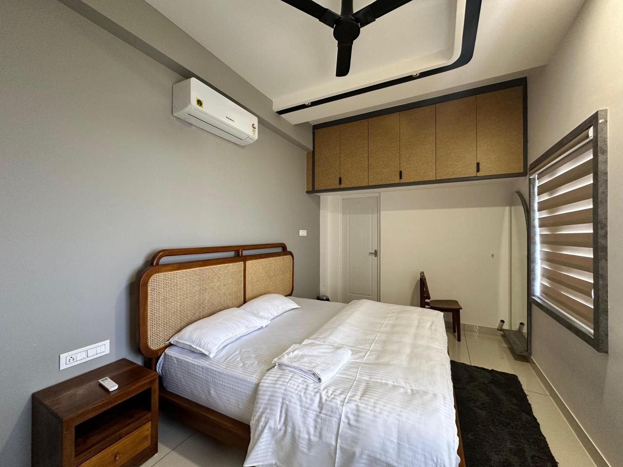 Thulasi Avenue Inn Pollāchi Exterior foto