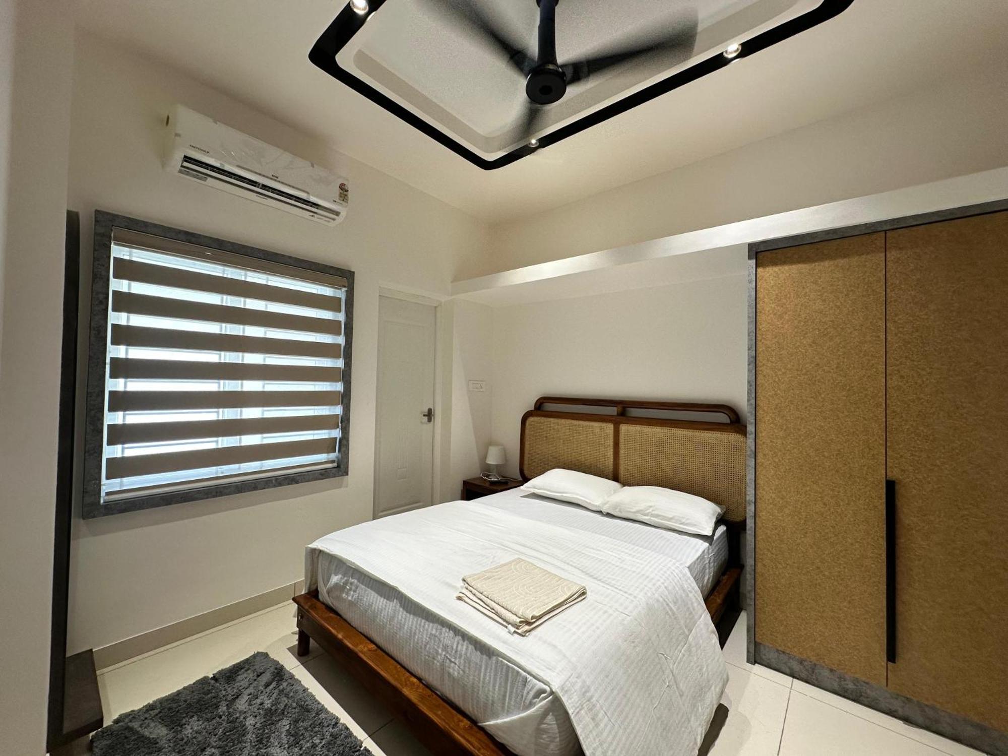 Thulasi Avenue Inn Pollāchi Exterior foto